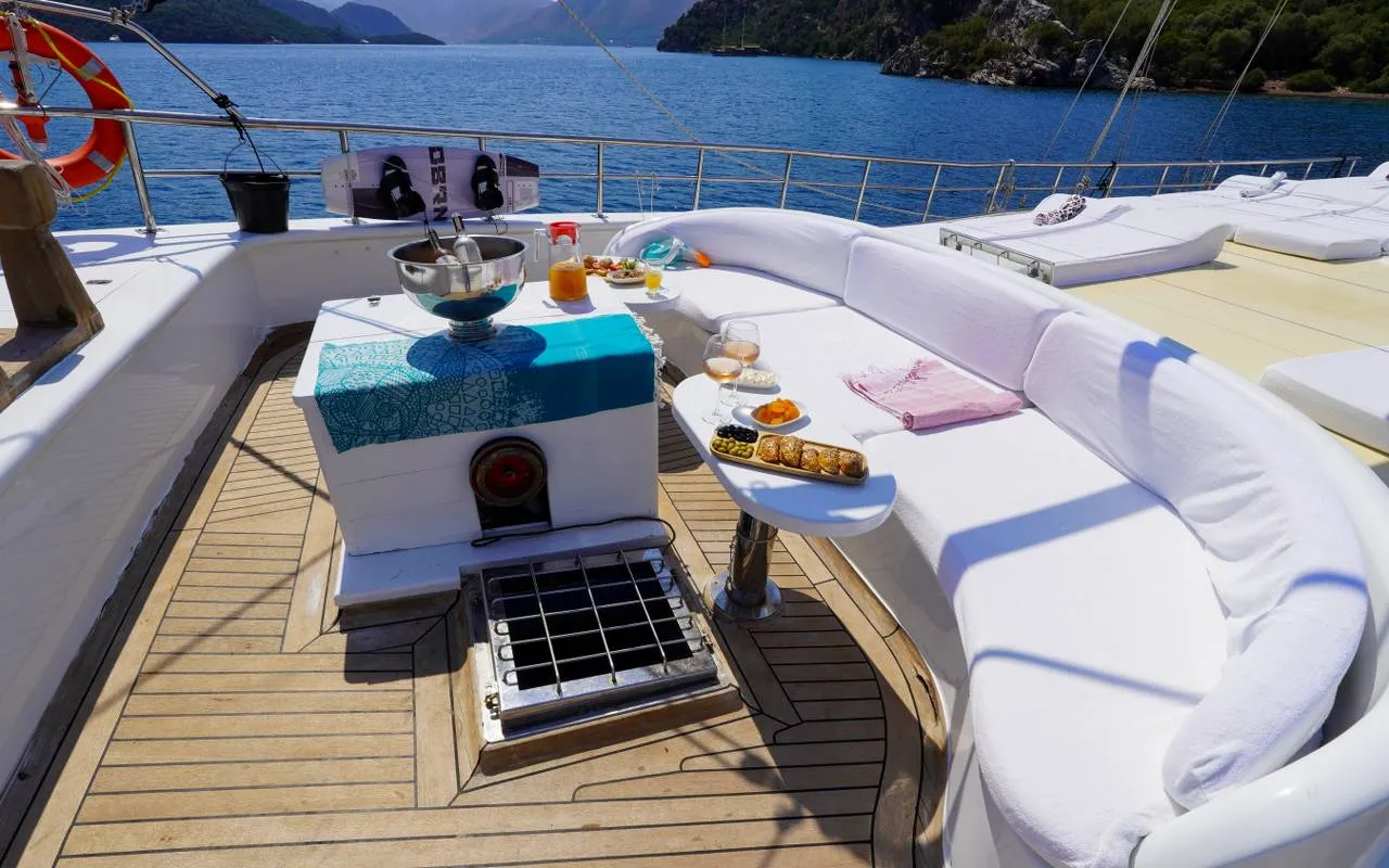 Perla Del Mar - Sunbathing Areas